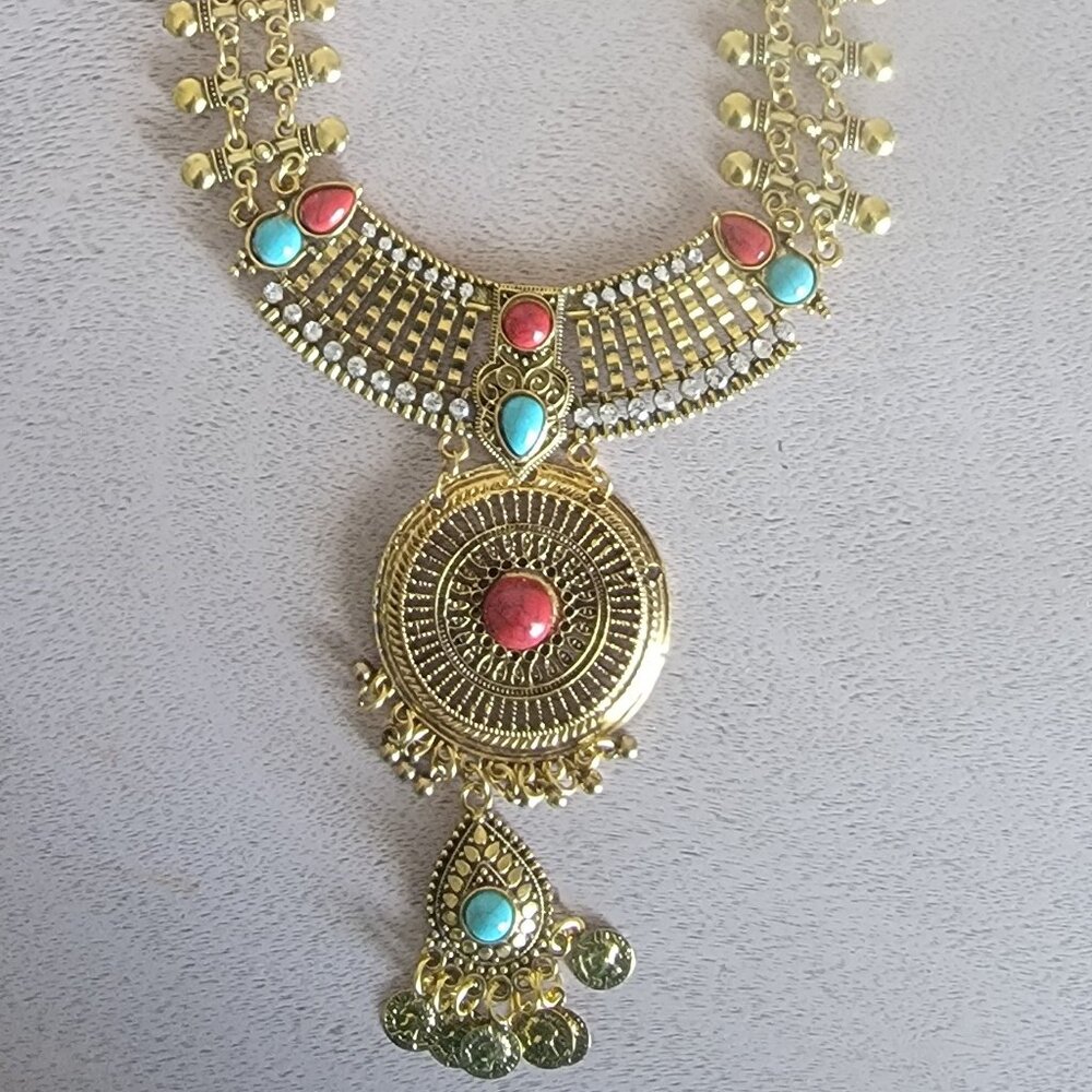 Chunky Gold Tone Boho Belt - Picture 4 of 6